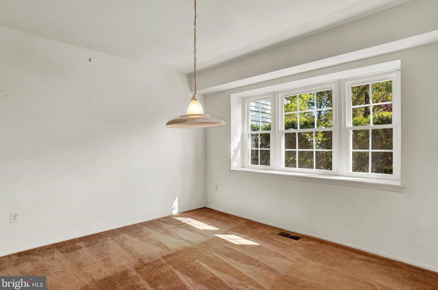 1711 Stratton Rd, Crofton MD  21114-2023 exterior