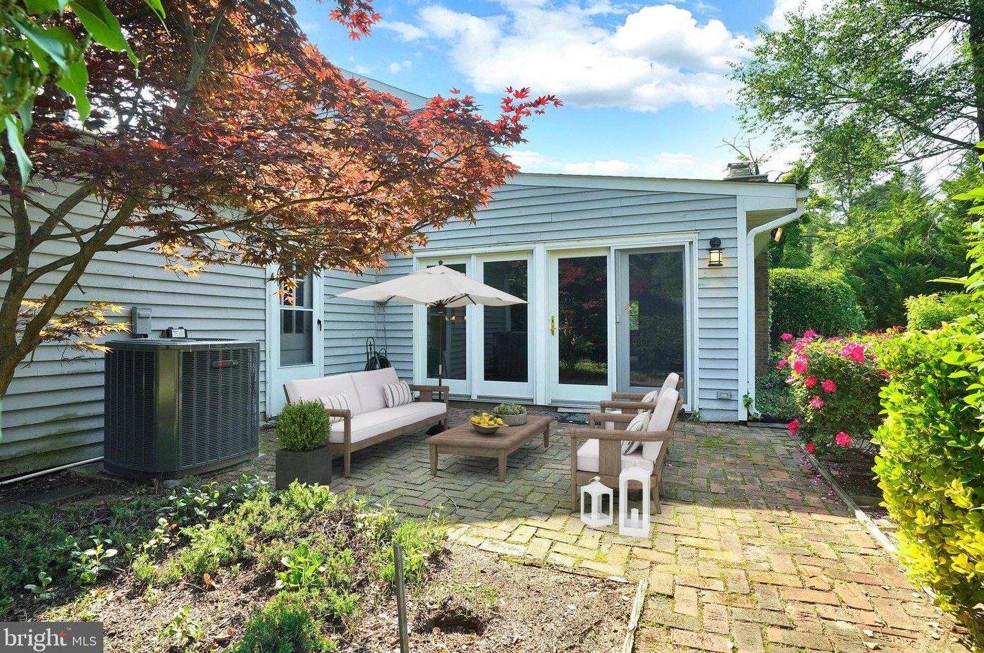 1711 Stratton Rd, Crofton MD  21114-2023 exterior