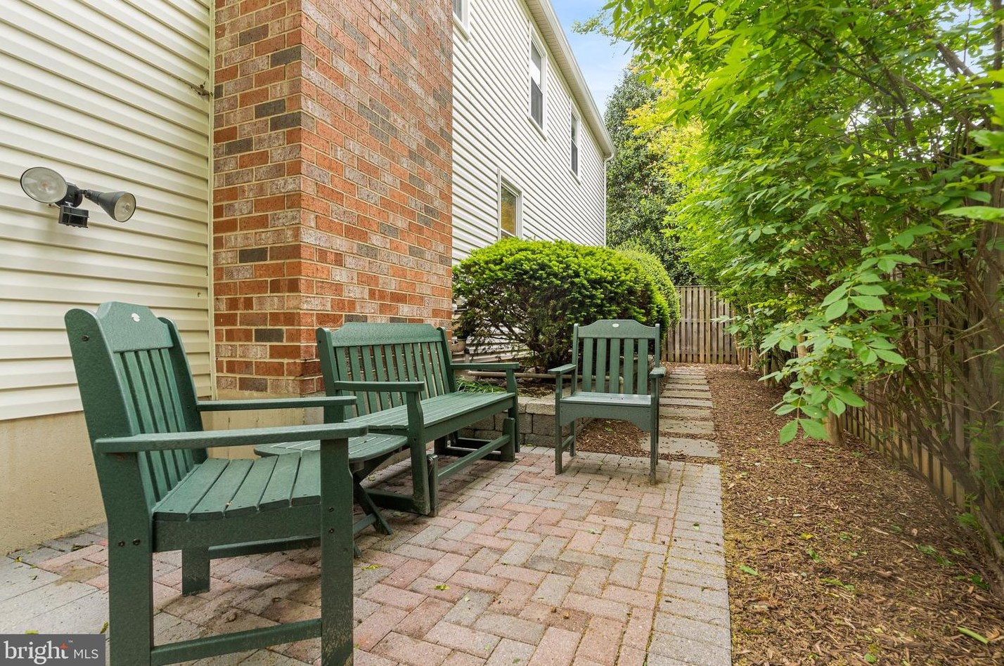 1849 Queens Ct, Crofton MD  21114-2628 exterior