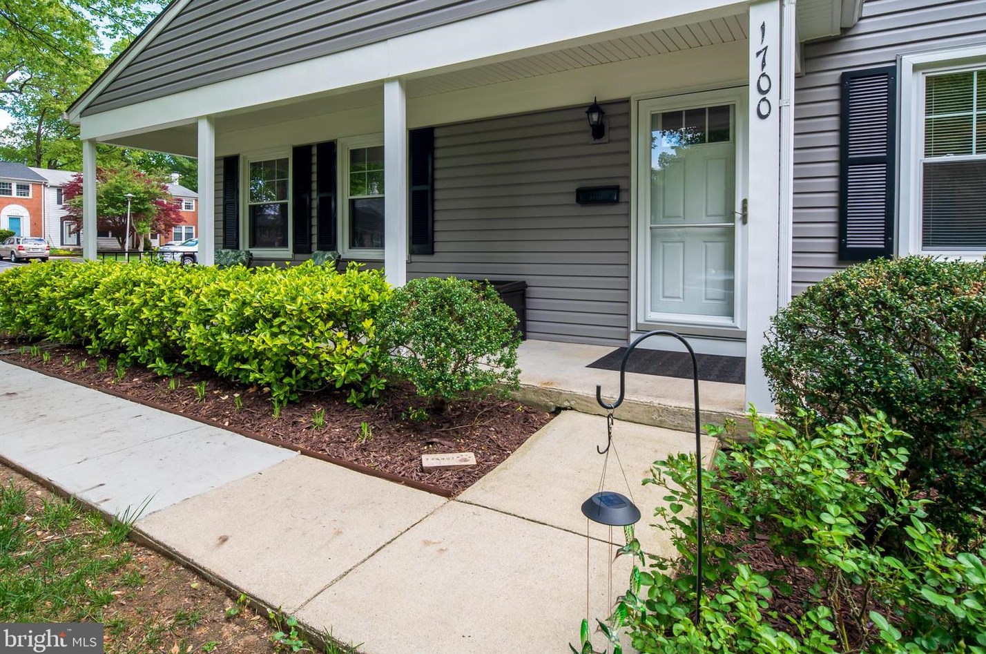 1700 Golden Ct, Crofton MD  21114-2409 exterior