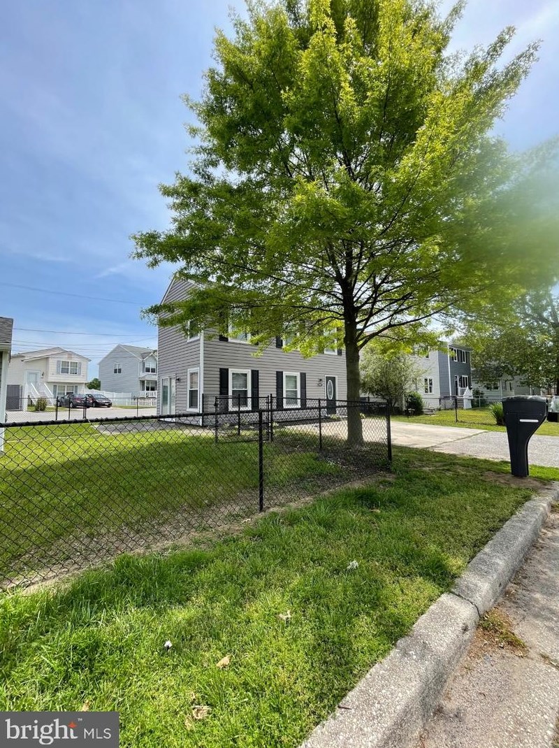 7897 End Dr, Baltimore MD  21226-2001 exterior