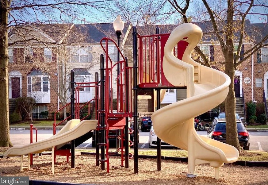 1990 Pawlet Dr, Crofton MD 21114-1687 exterior