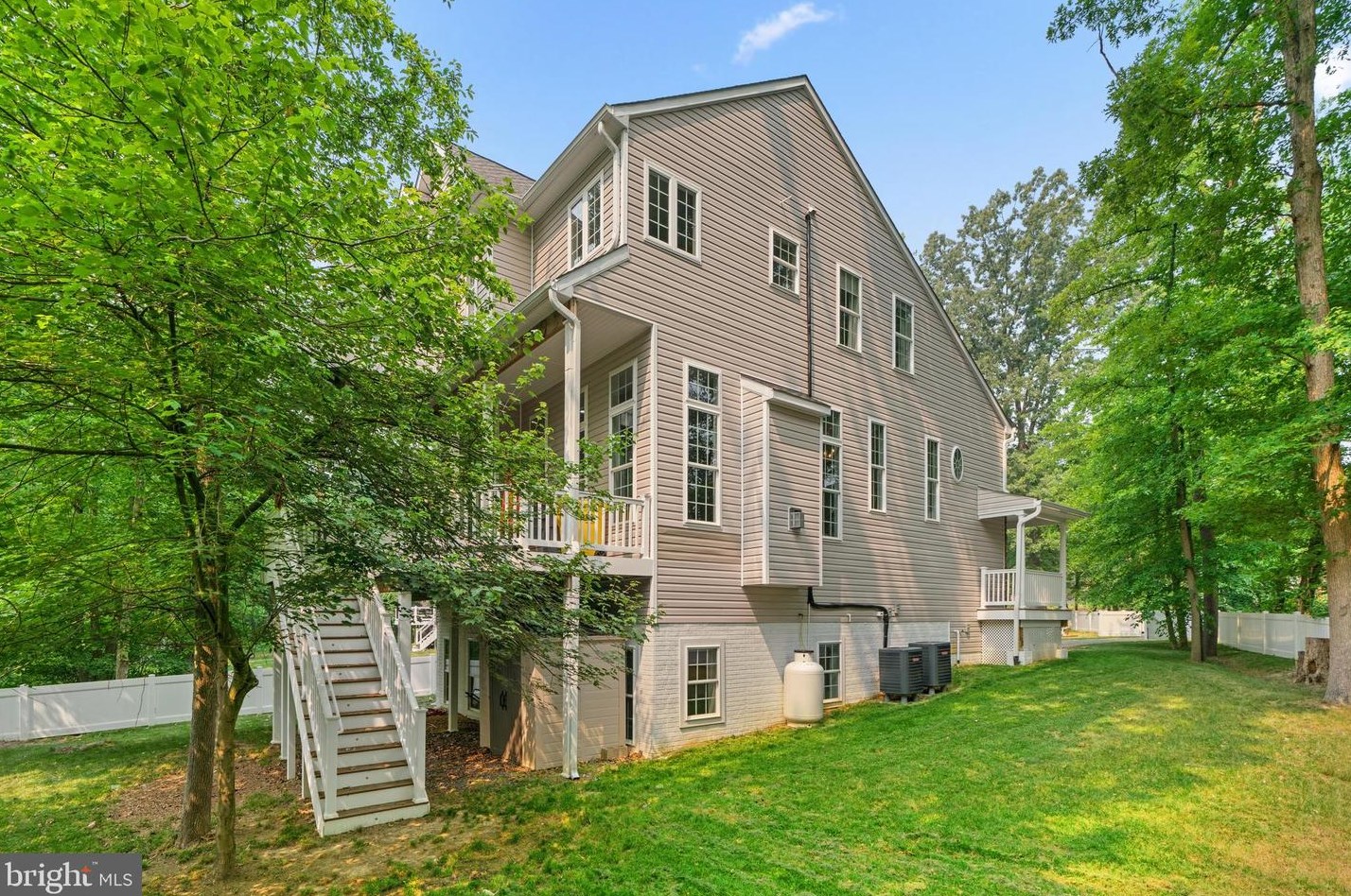 7167 Ohio Ave, Baltimore MD  21076-1129 exterior