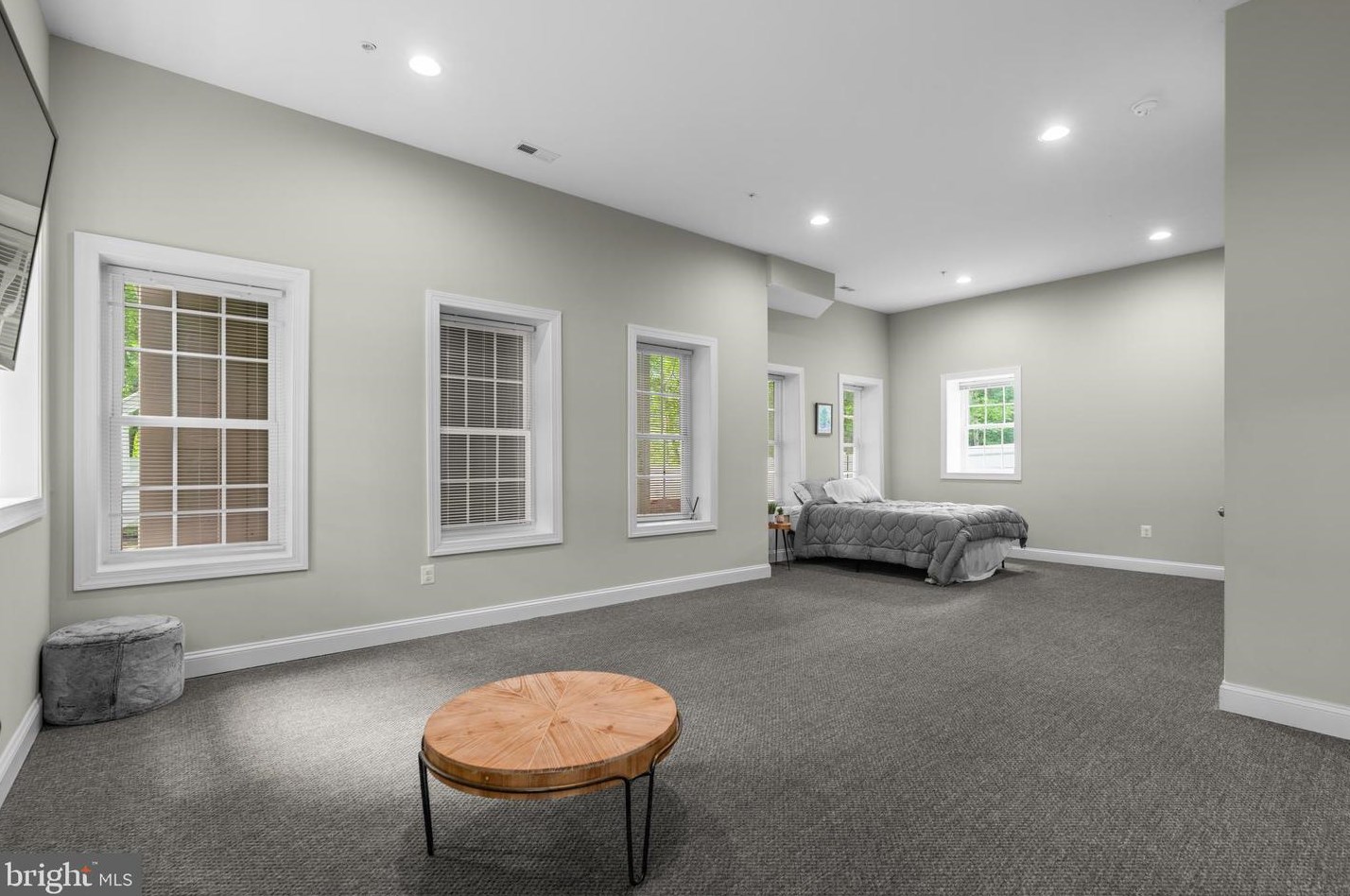 7167 Ohio Ave, Baltimore MD  21076-1129 exterior