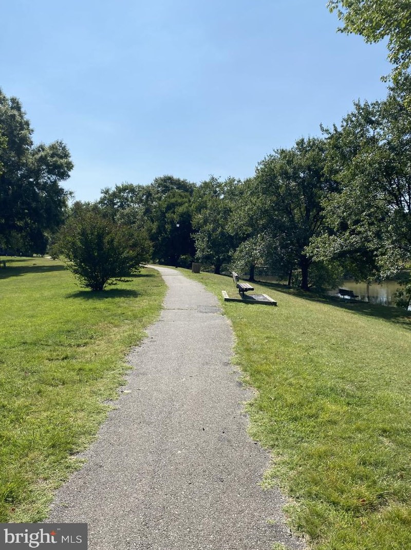 1914 Everglade Ct, Crofton MD 21114-1700 exterior