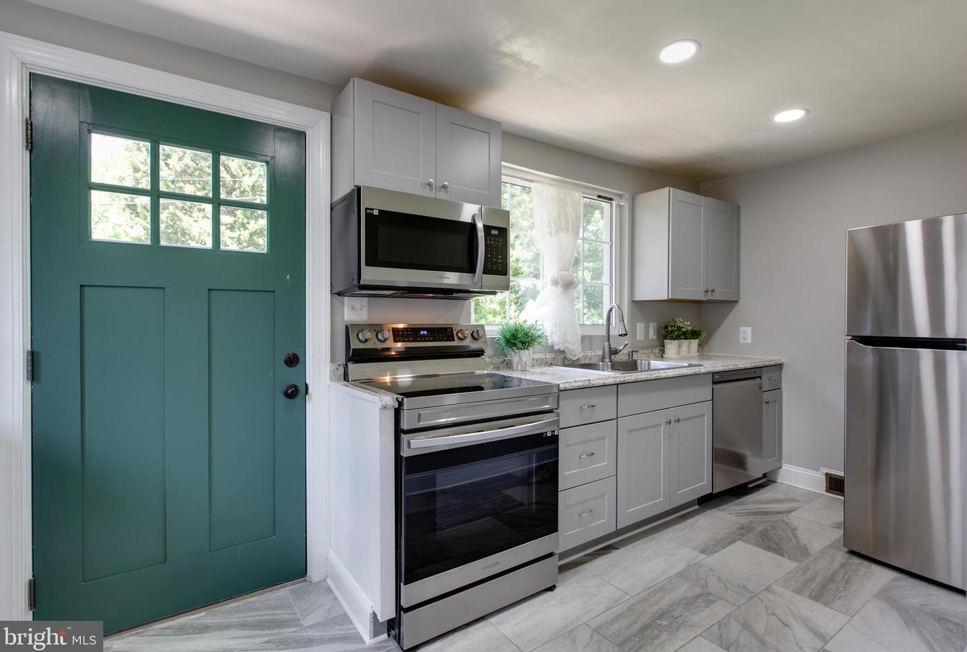 1062 Minnetonka Rd, Severn MD 21144-1139 exterior