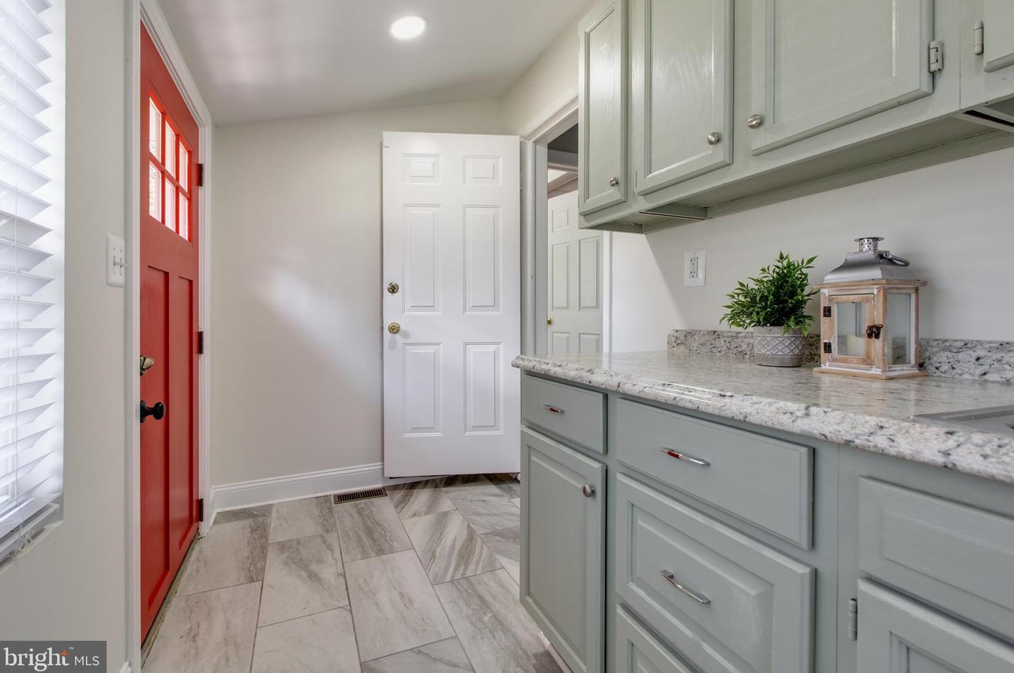 1062 Minnetonka Rd, Severn MD 21144-1139 exterior