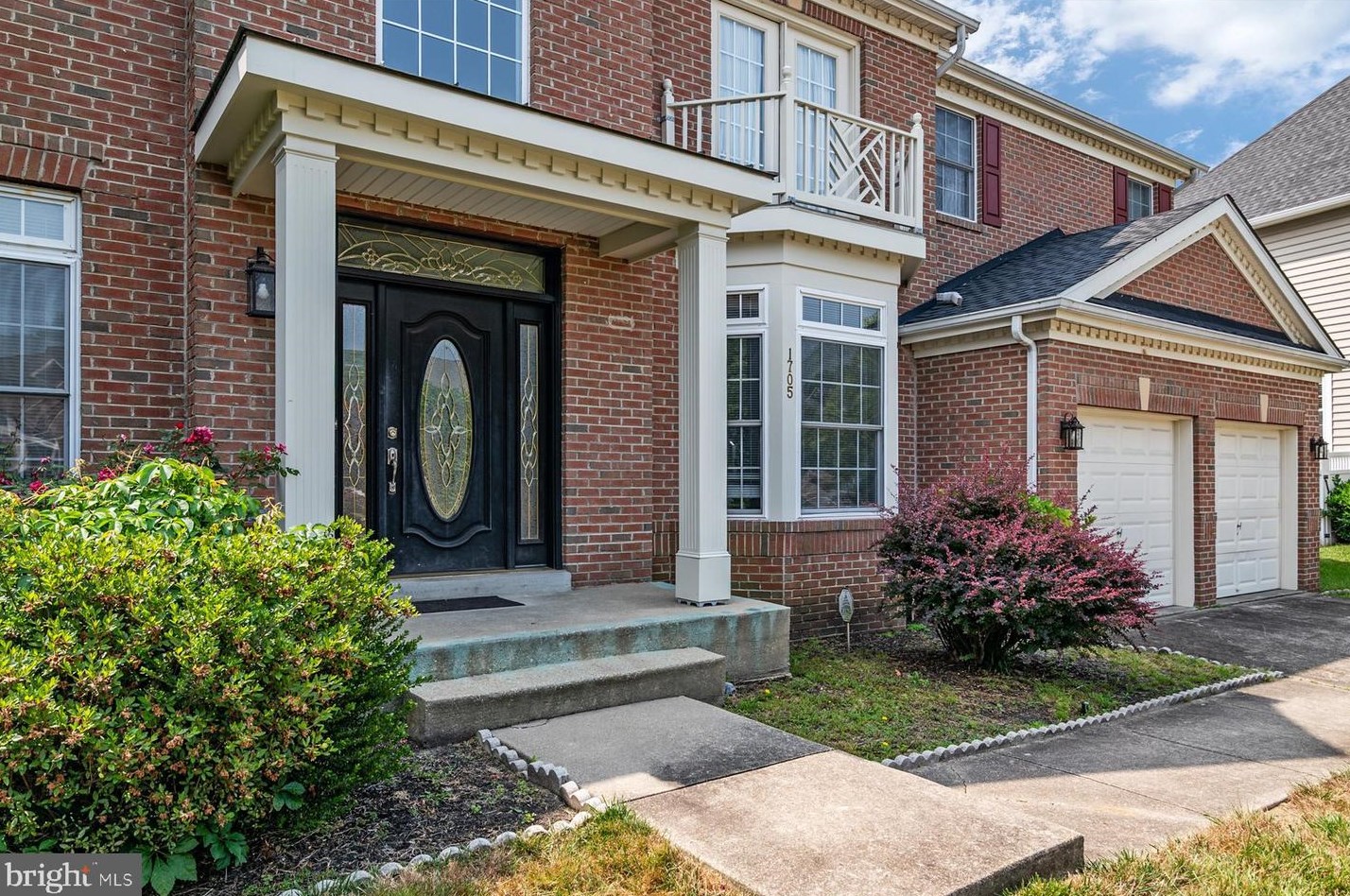 1705 Braddock Dr, Crofton MD  21114-3259 exterior