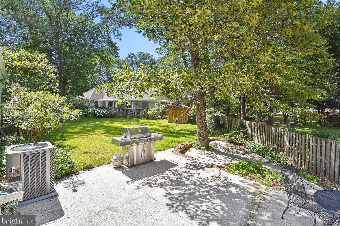 1528 Endsley Pl, Crofton MD 21114-1509 exterior