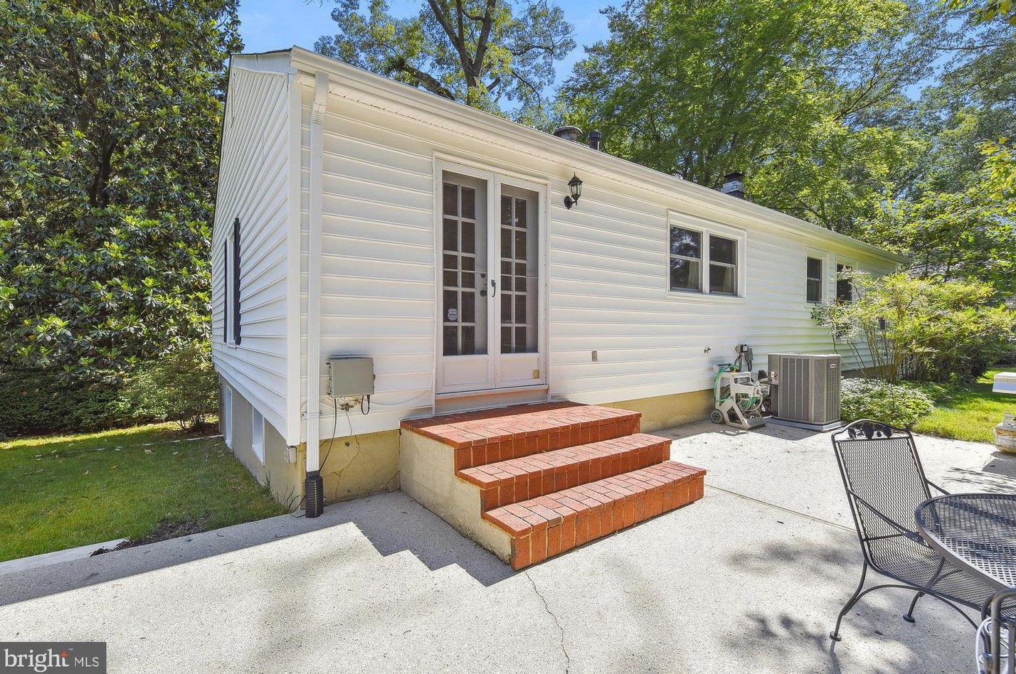 1528 Endsley Pl, Crofton MD 21114-1509 exterior