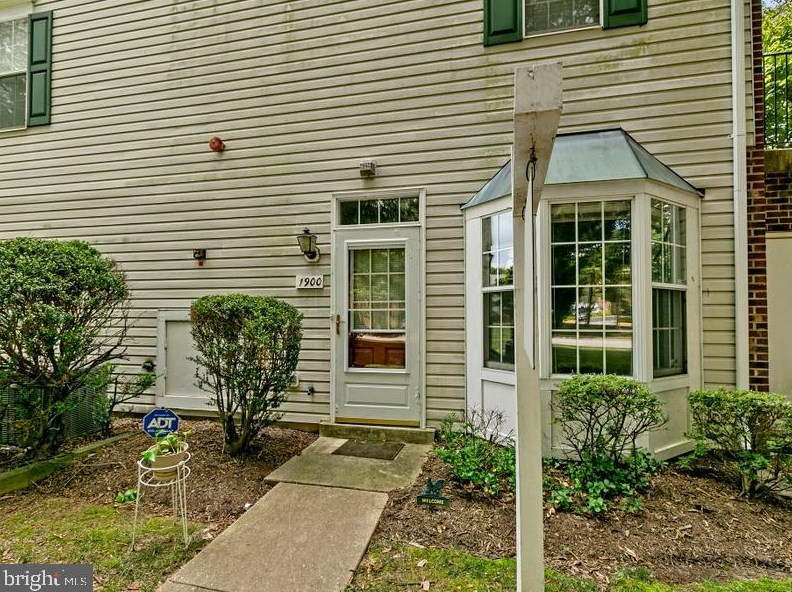 1900 Pawlet Dr, Crofton MD  21114-1687 exterior