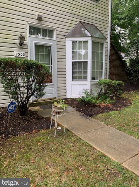 1900 Pawlet Dr, Crofton MD  21114-1687 exterior