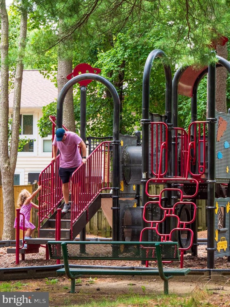 1633 New Windsor Ct, Crofton MD 21114-1734 exterior