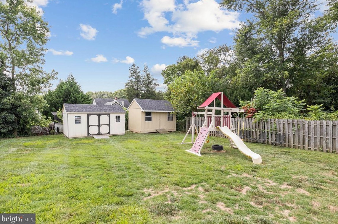 8256 Riviera Dr, Severn MD  21144-2429 exterior