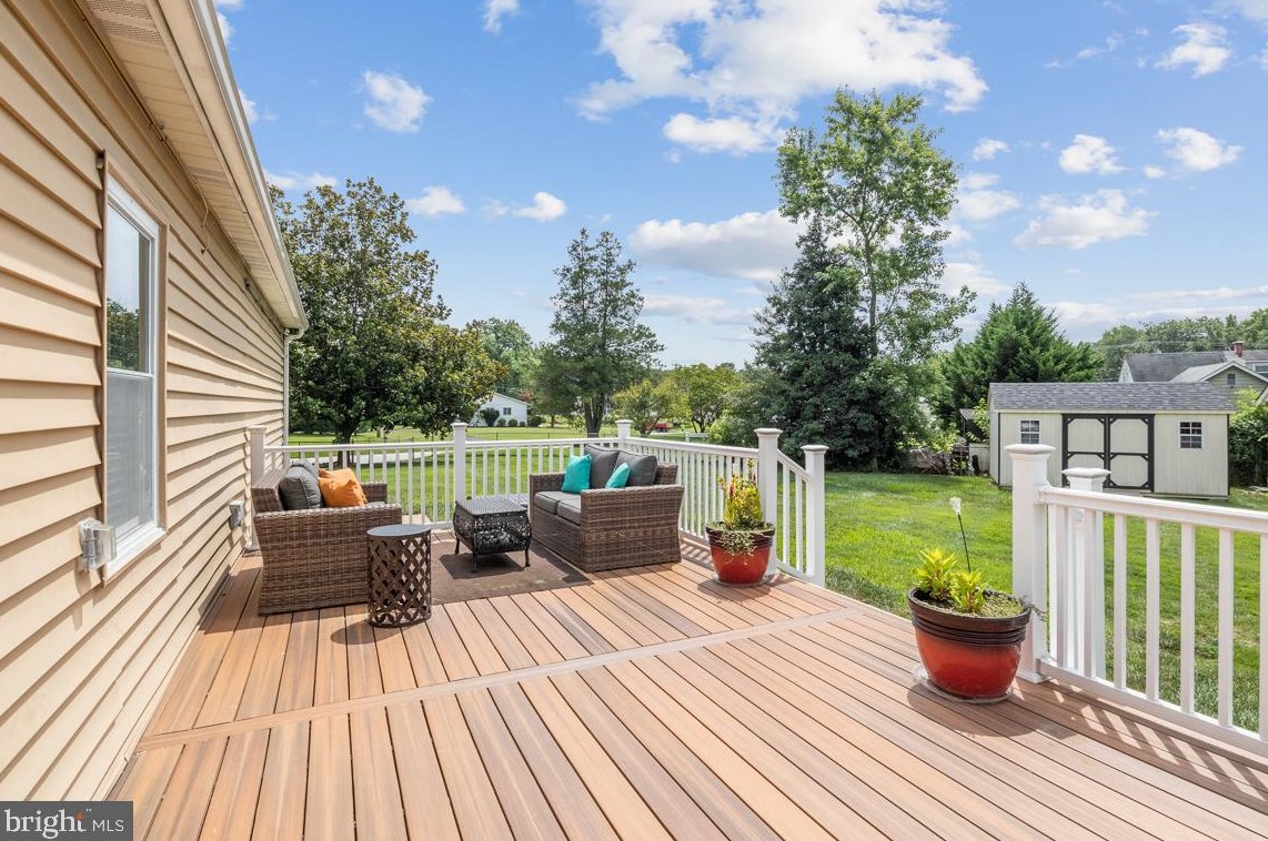 8256 Riviera Dr, Severn MD  21144-2429 exterior