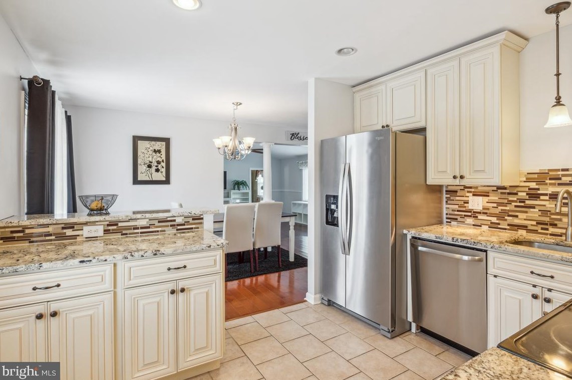 8256 Riviera Dr, Severn MD  21144-2429 exterior