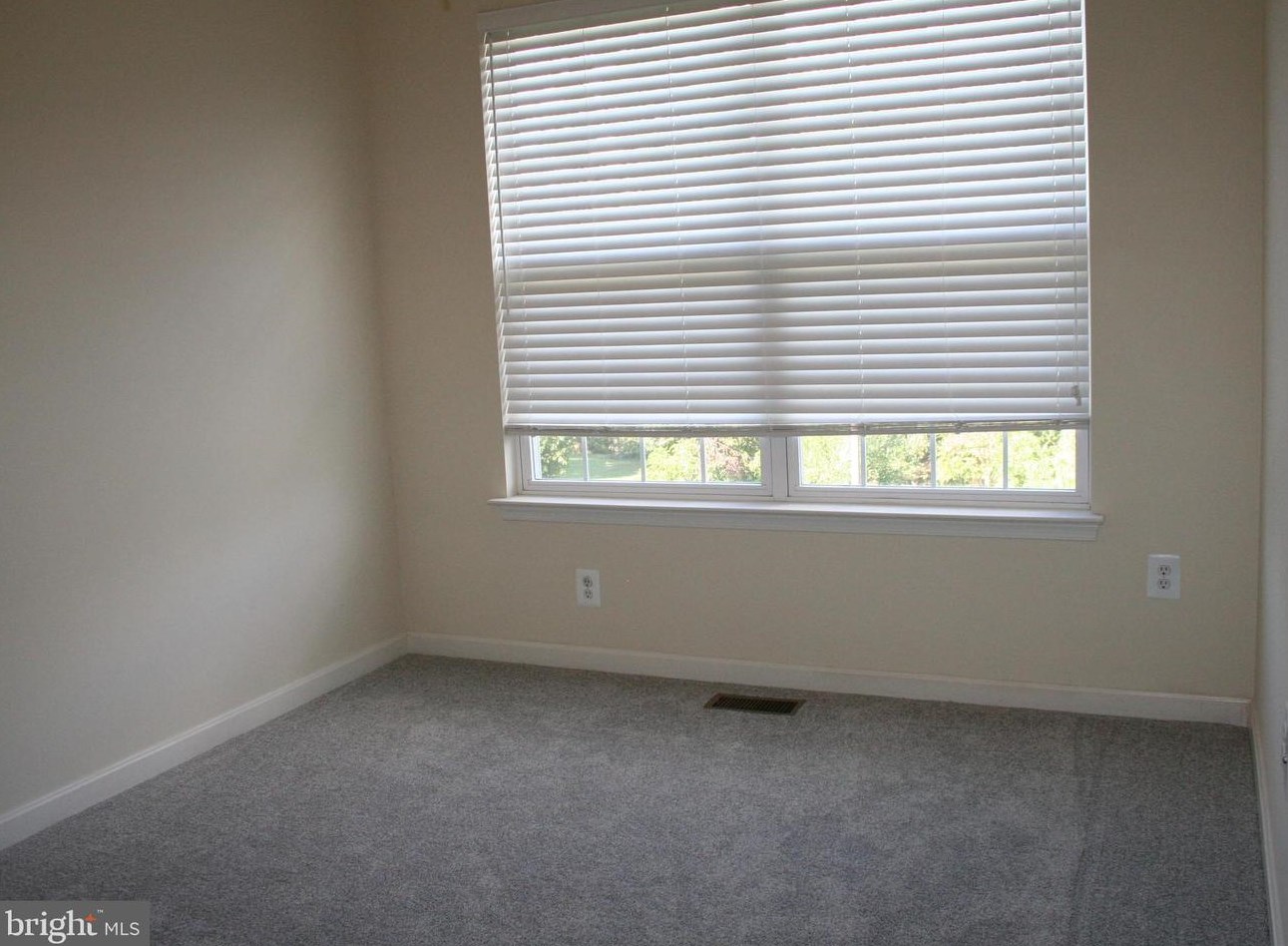 8304 Jennel Ct, Severn MD  21144-2940 exterior