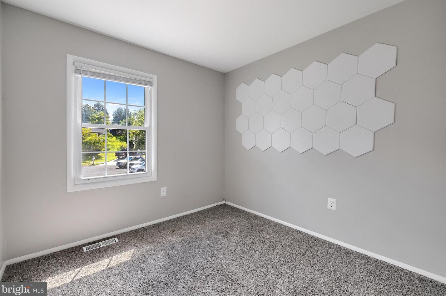 1936 Foxhound Ct, Severn MD 21144-1422 exterior