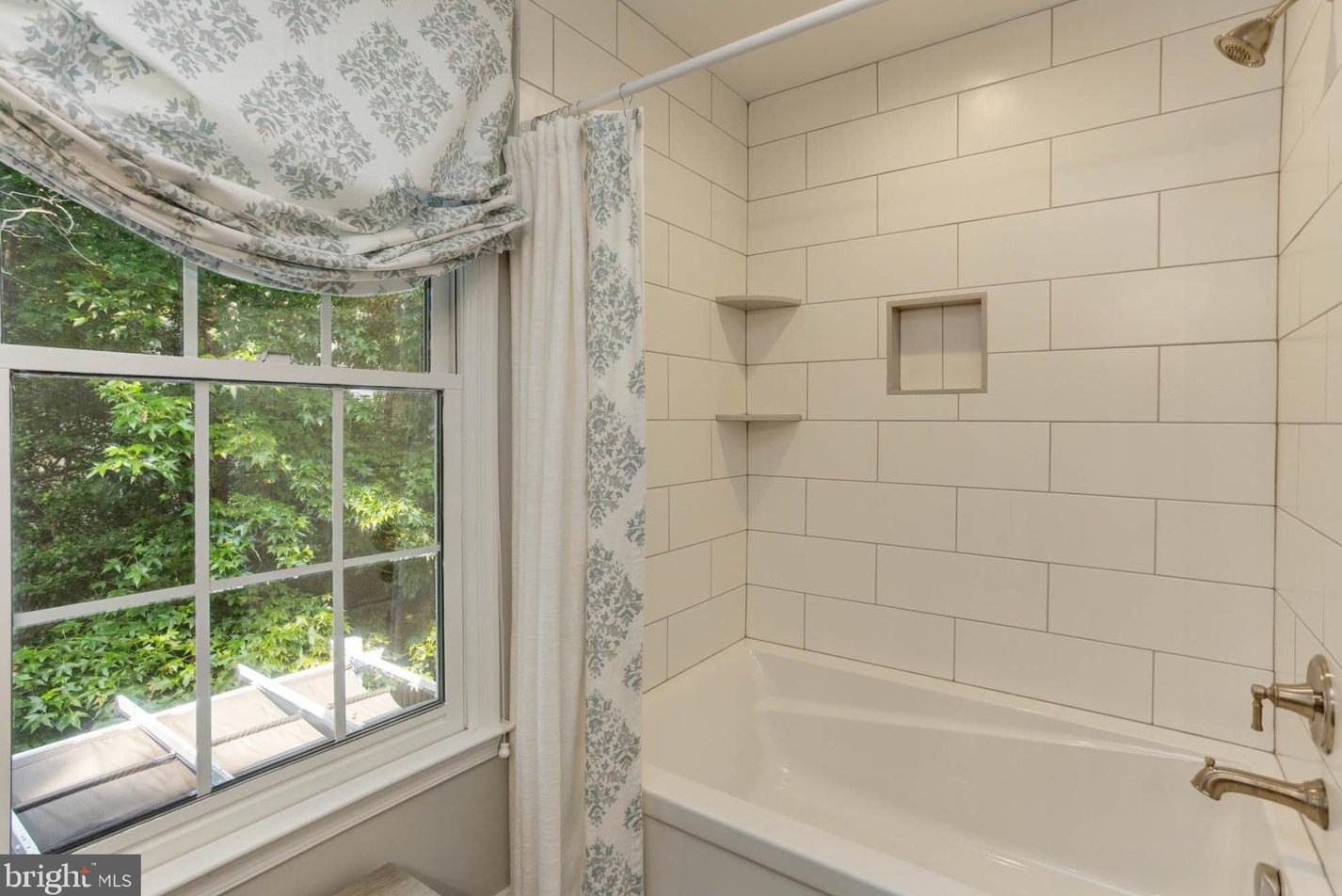 1765 Rochester St, Crofton MD 21114-2611 exterior