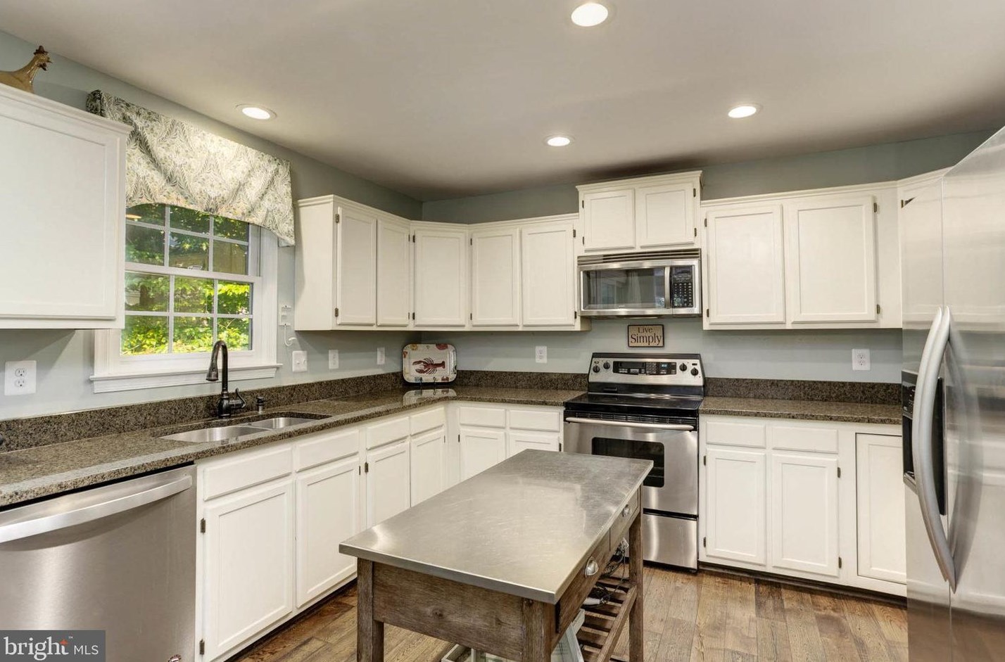 1765 Rochester St, Crofton MD 21114-2611 exterior