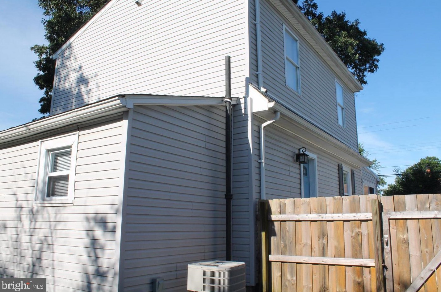 7909 End Dr, Baltimore MD 21226-2044 exterior