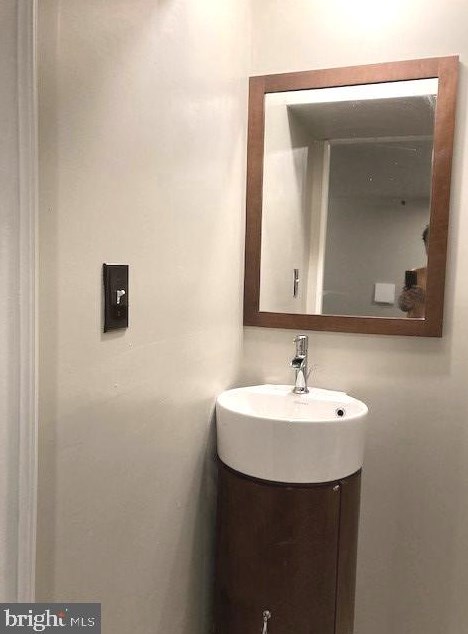 8215 Durness Ct, Severn MD 21144-2921 exterior