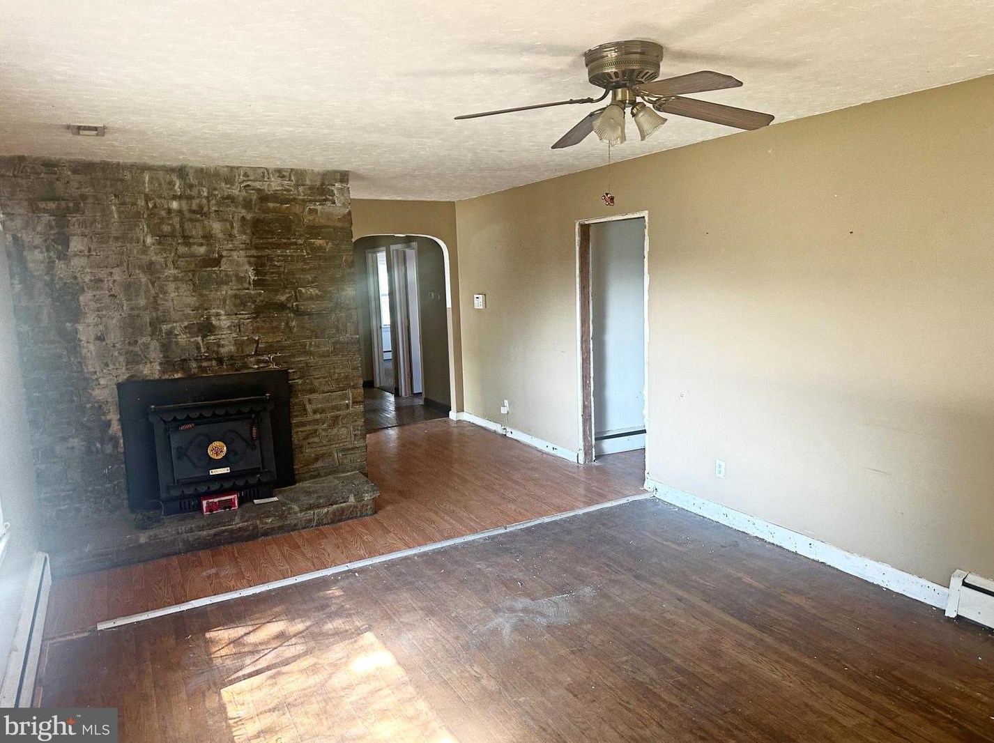 8231 Fort Smallwood Rd, Baltimore MD  21226-1921 exterior