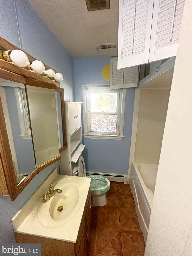 8231 Fort Smallwood Rd, Baltimore MD  21226-1921 exterior