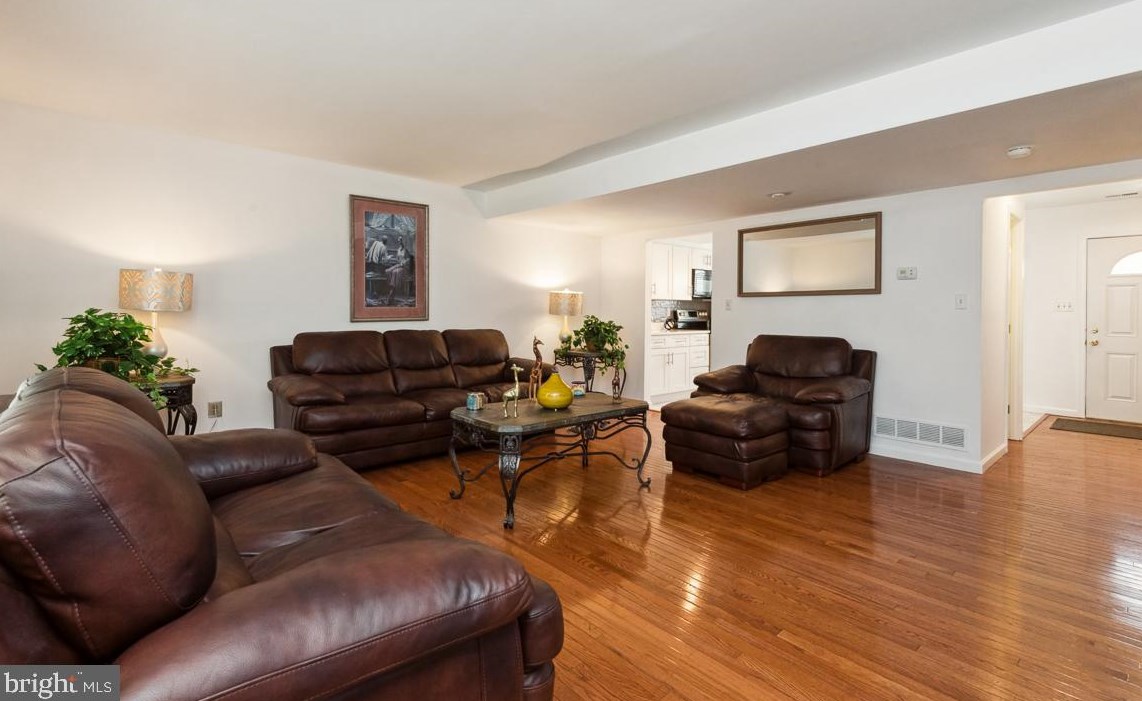 1782 Sharwood Pl, Crofton MD 21114-1925 exterior