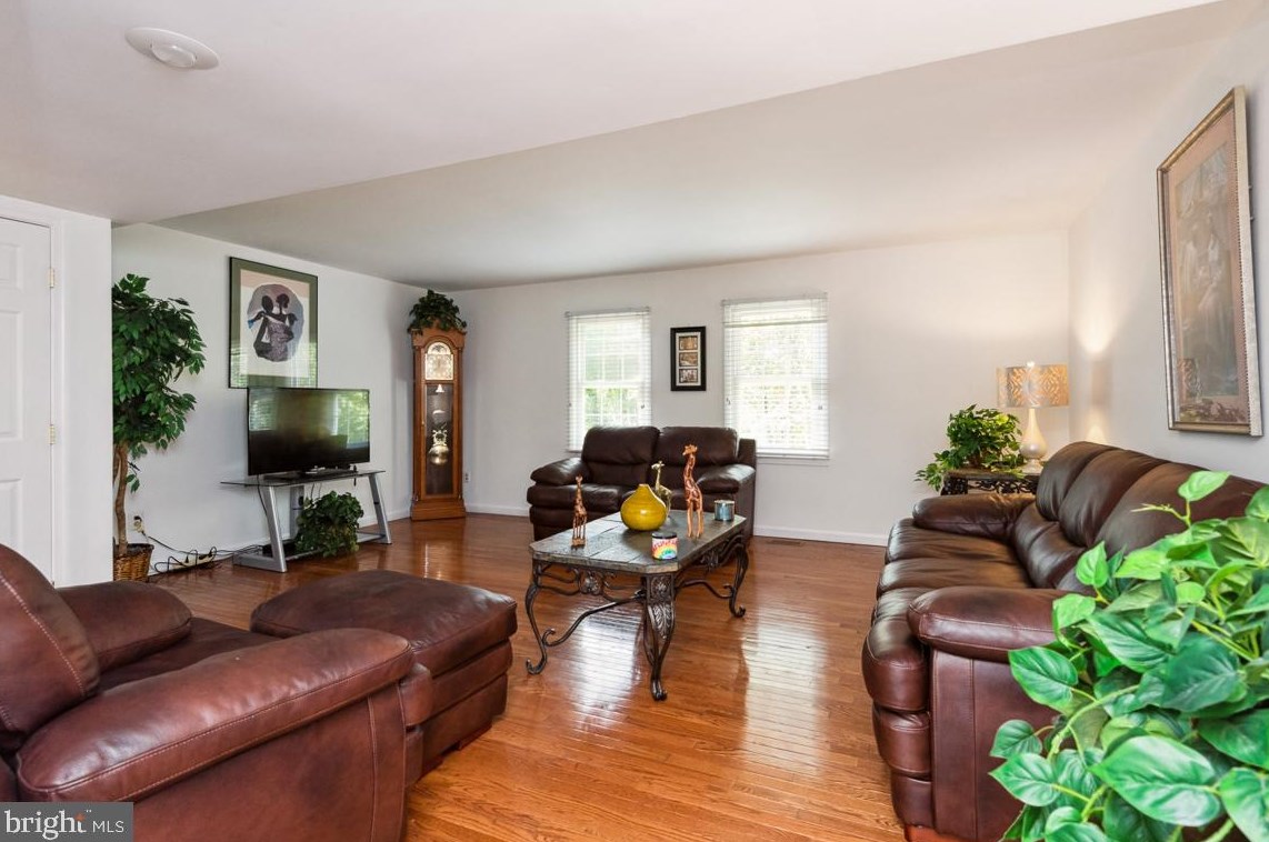 1782 Sharwood Pl, Crofton MD 21114-1925 exterior