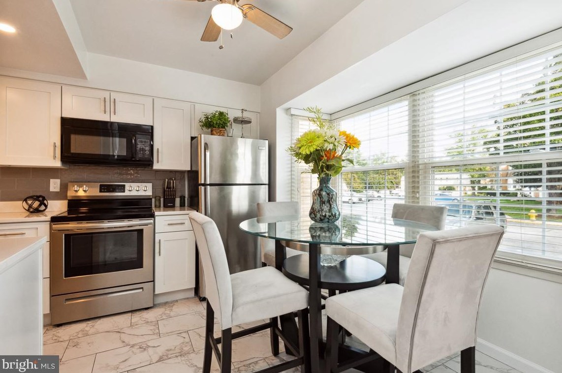 1782 Sharwood Pl, Crofton MD 21114-1925 exterior