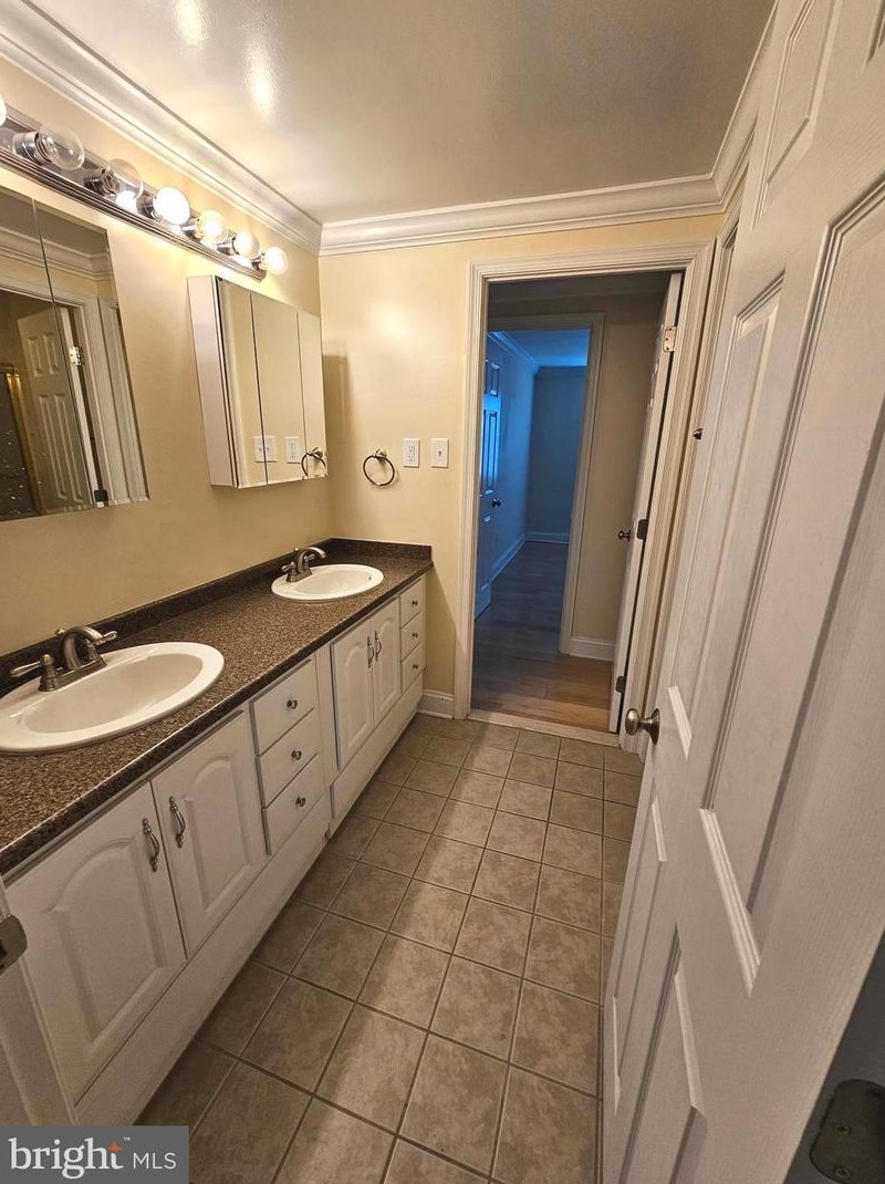 1676 Wilkshire Dr, Crofton MD 21114-2320 exterior