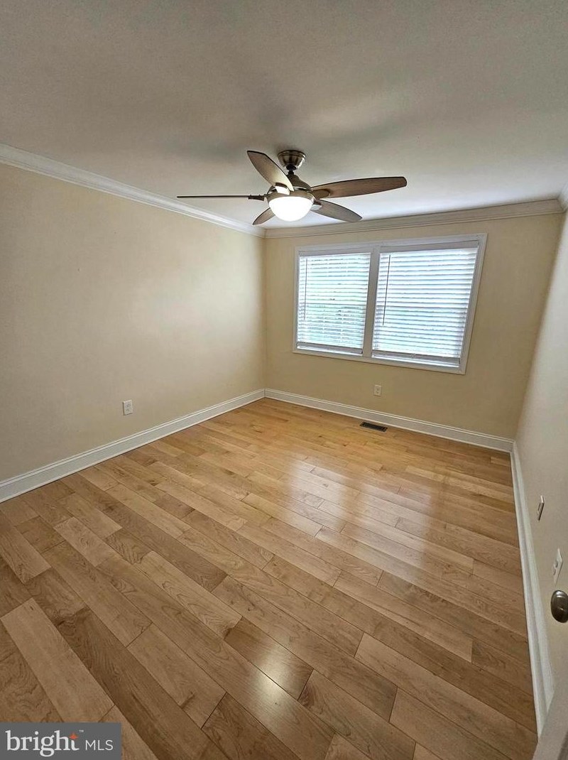 1676 Wilkshire Dr, Crofton MD 21114-2320 exterior