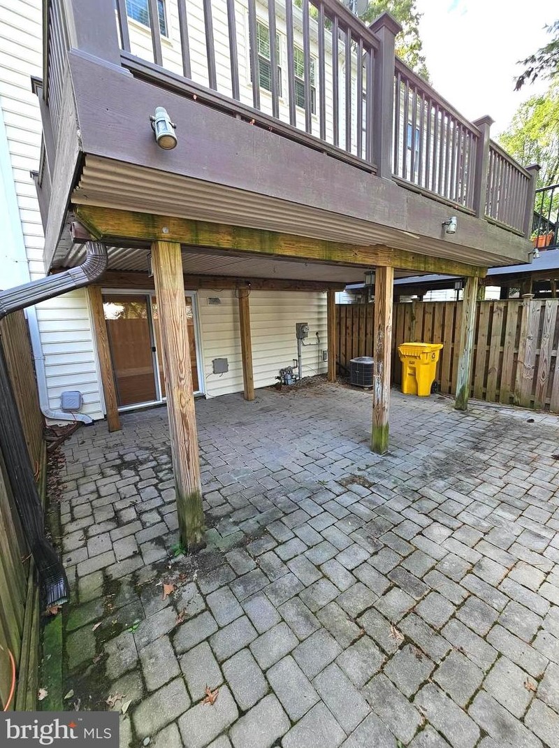 1676 Wilkshire Dr, Crofton MD 21114-2320 exterior