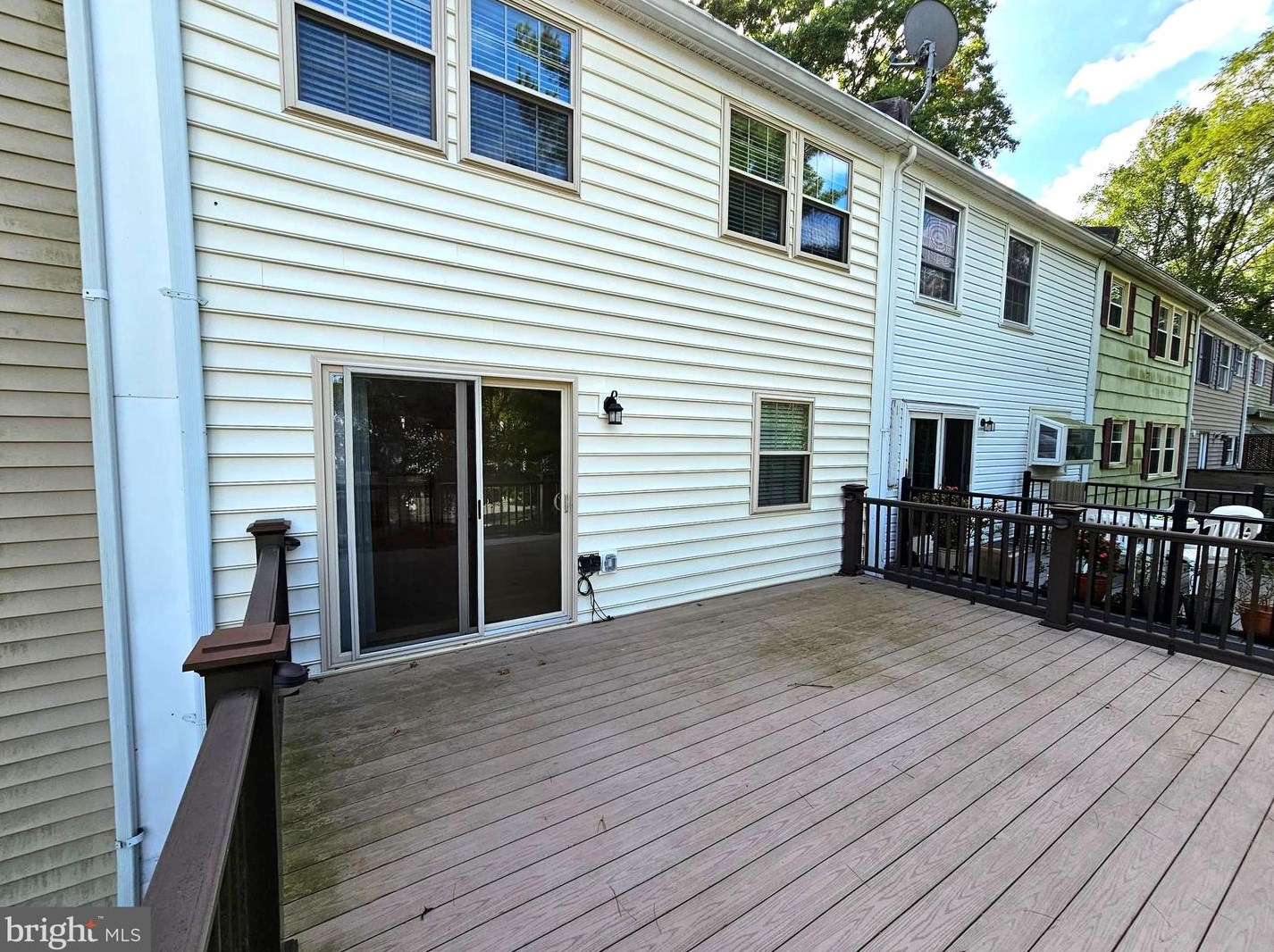 1676 Wilkshire Dr, Crofton MD 21114-2320 exterior