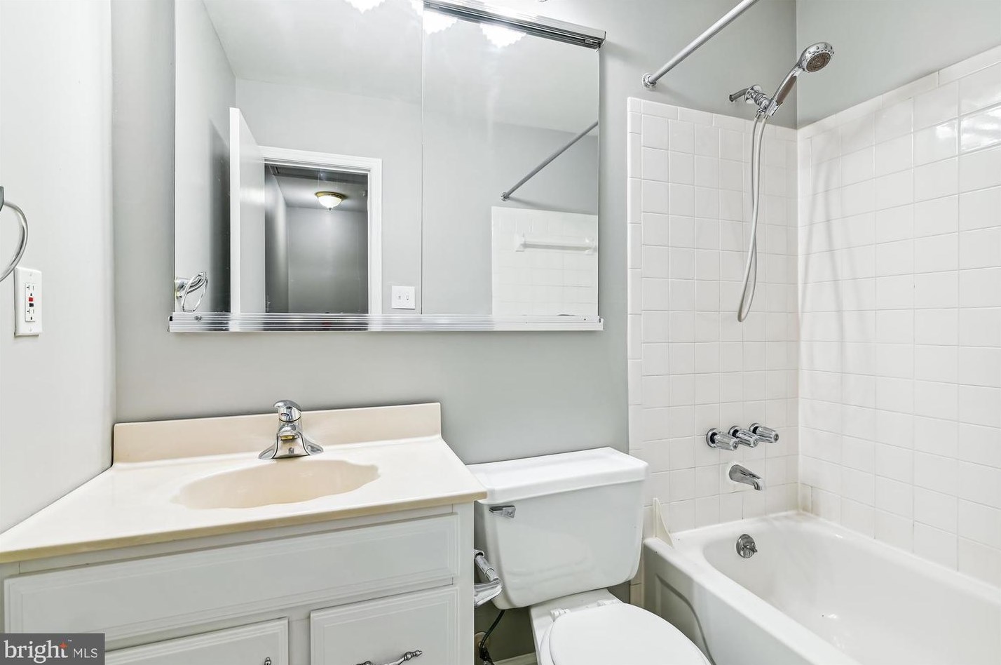 1516 Marlborough Ct, Crofton MD 21114-1123 exterior