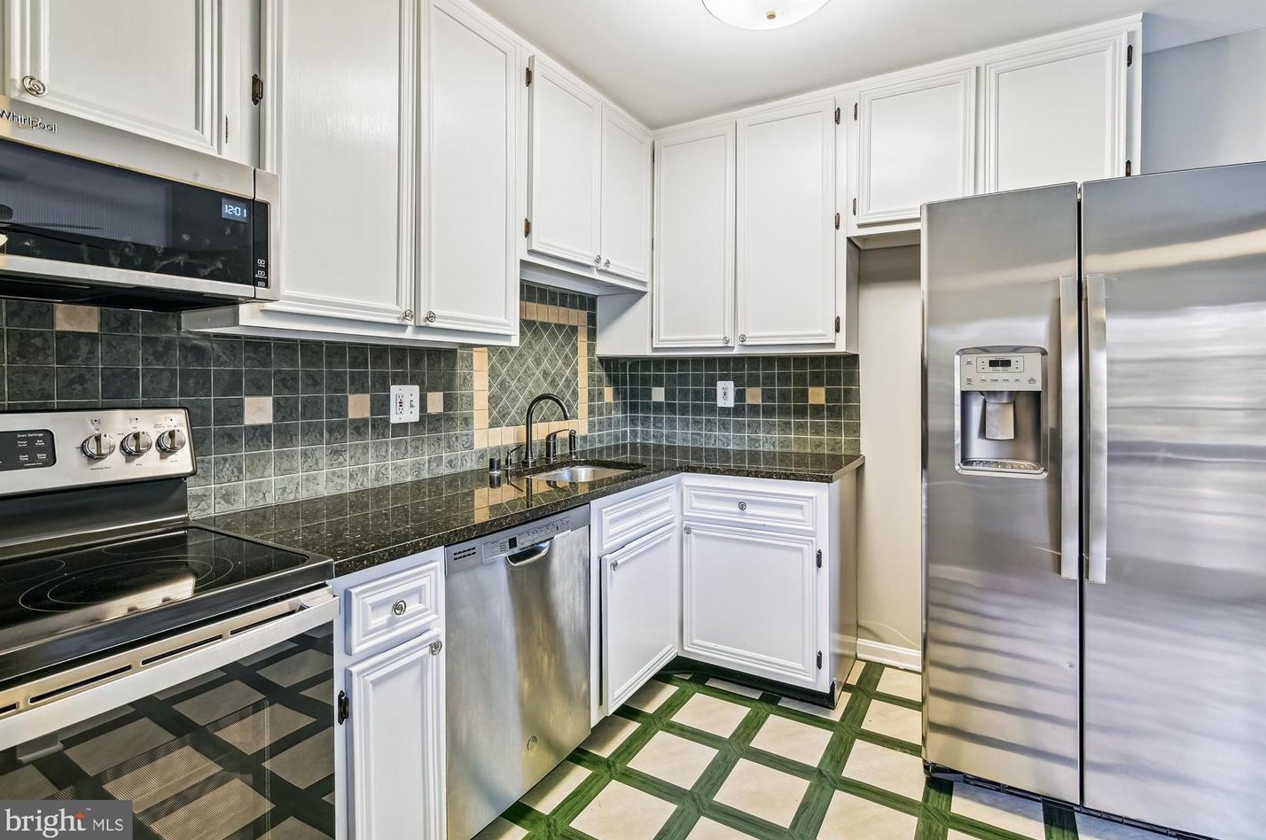 1516 Marlborough Ct, Crofton MD 21114-1123 exterior