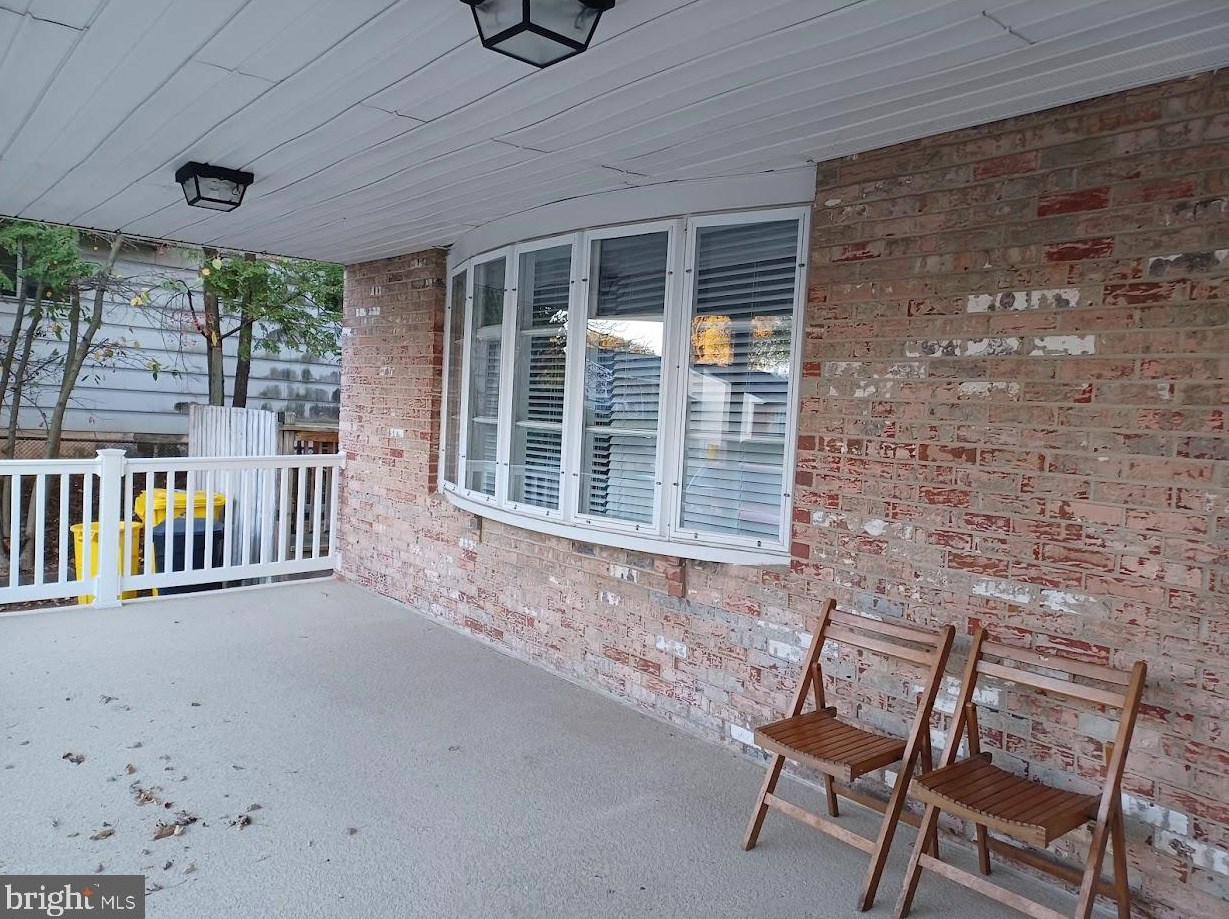 252 Mackintosh Dr, Glen Burnie MD  21061-6230 exterior