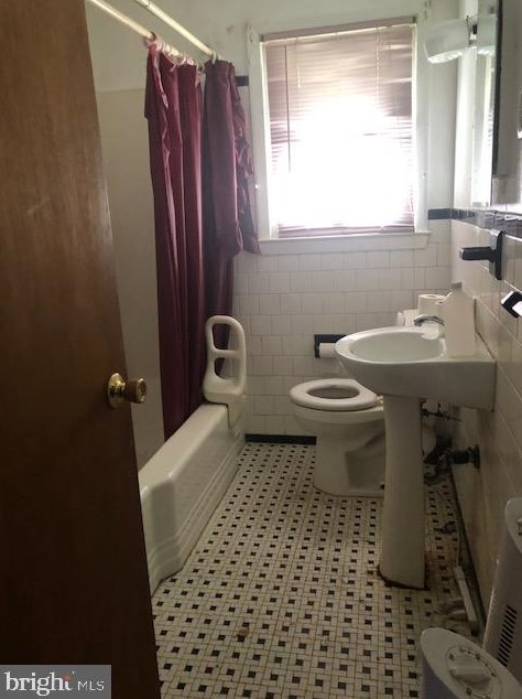 305 Orch Ave, Baltimore MD 21225-2837 exterior