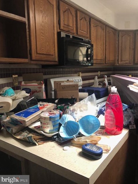 305 Orch Ave, Baltimore MD 21225-2837 exterior