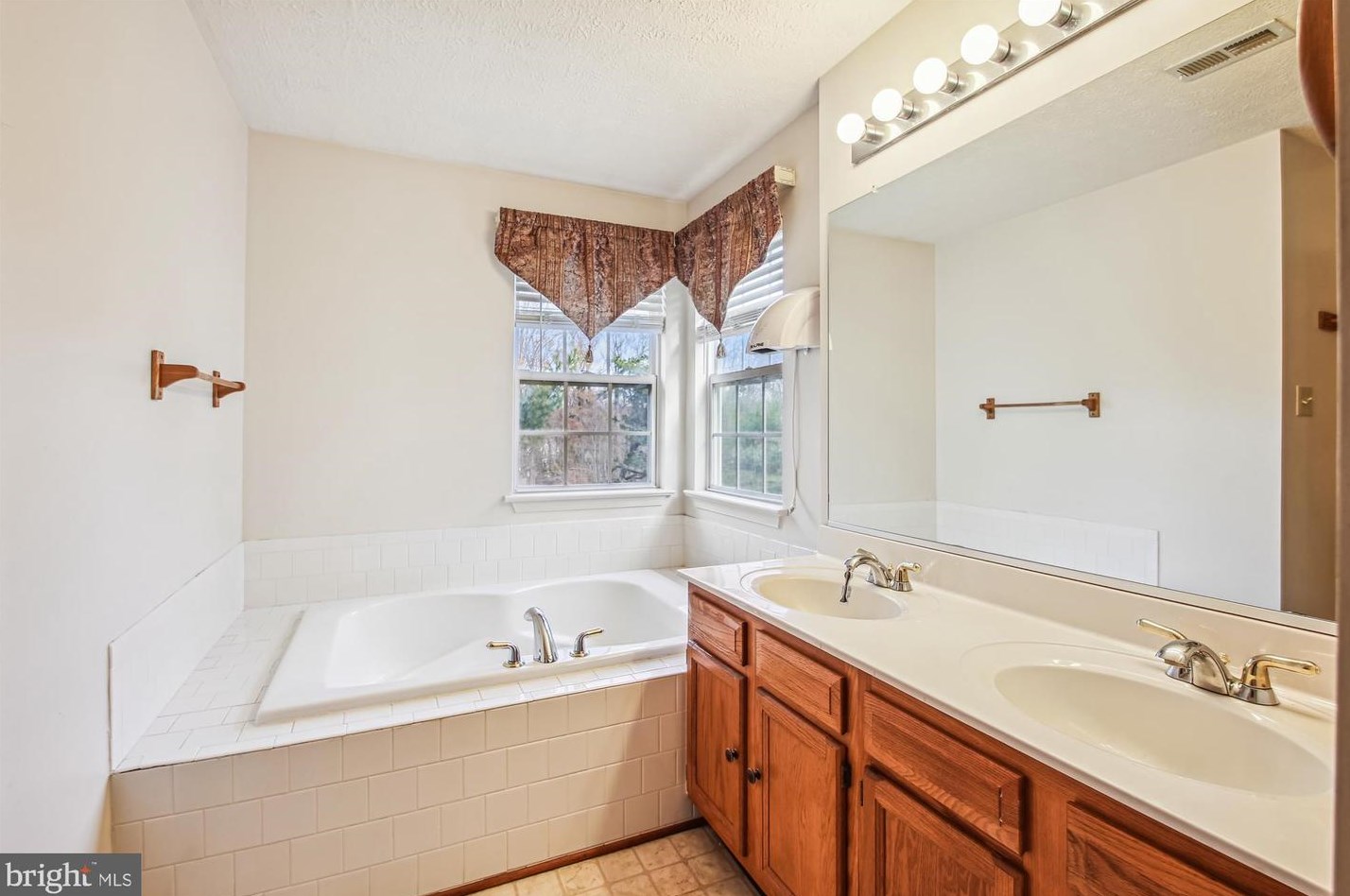 2420 Hightee Ct, Crofton MD  21114-2551 exterior