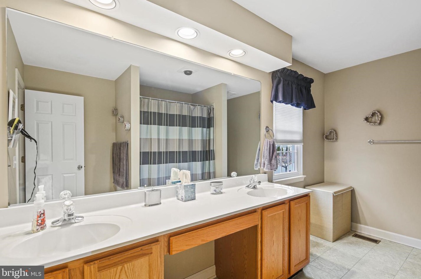 7814 Crossbay Dr, Severn MD  21144-1631 exterior