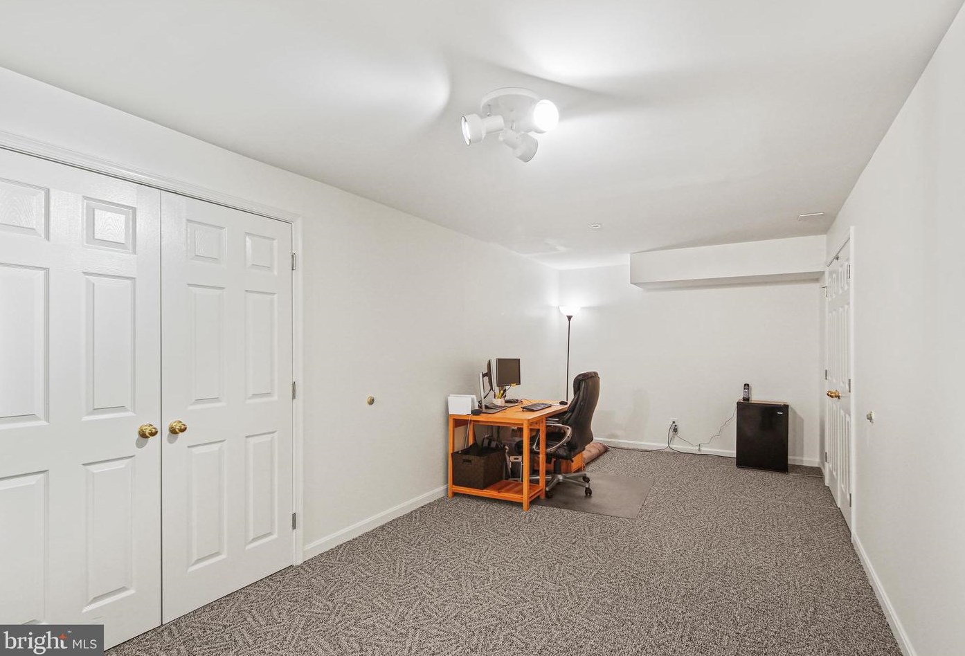 7814 Crossbay Dr, Severn MD  21144-1631 exterior