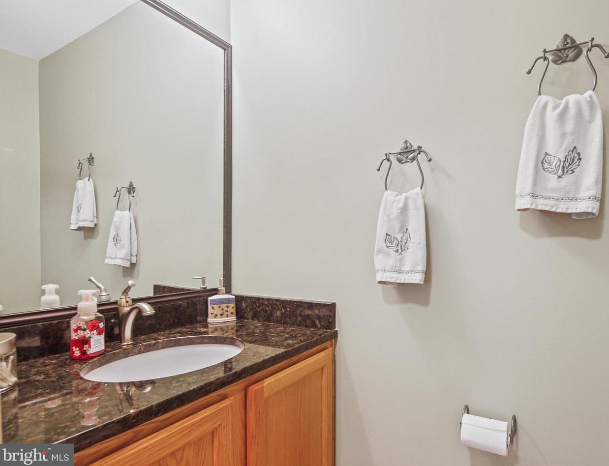 7814 Crossbay Dr, Severn MD  21144-1631 exterior