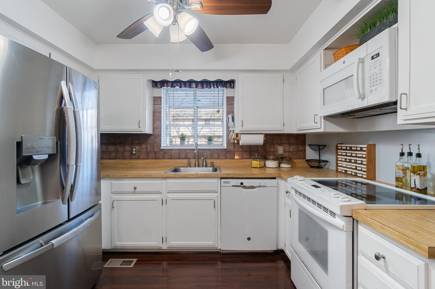 2304 Dartmouth Ln, Crofton MD  21114-1209 exterior