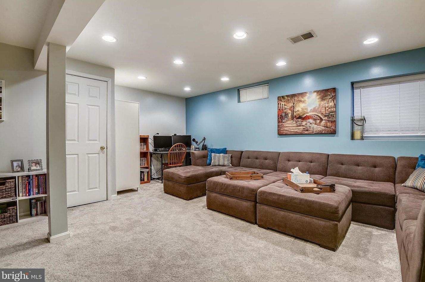 1829 Log Mill Pl, Crofton MD  21114-1858 exterior