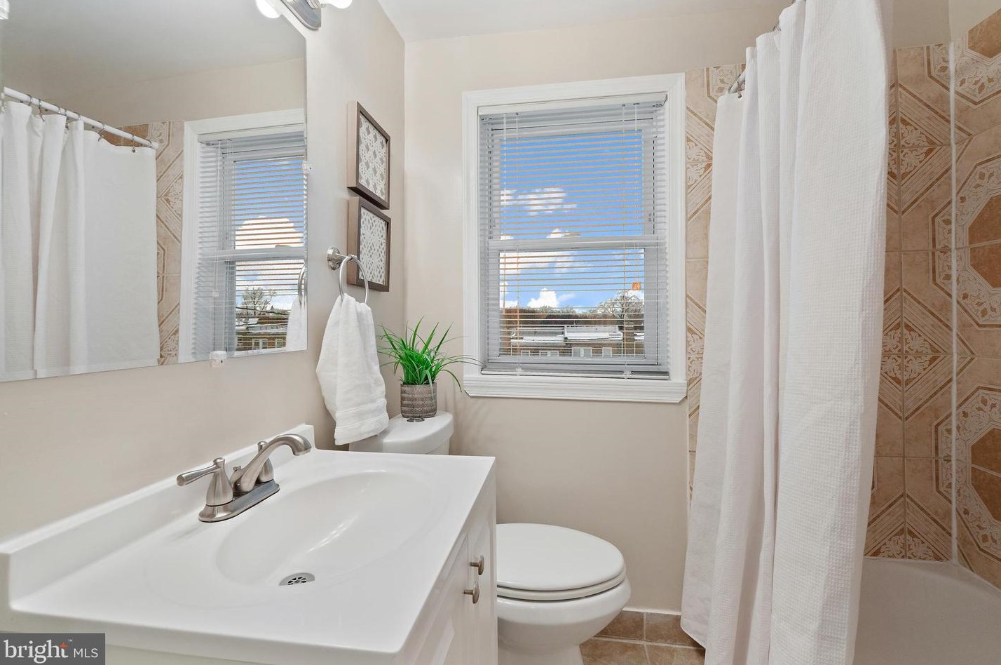 140 Edgevale Rd, Baltimore MD  21210-2215 exterior