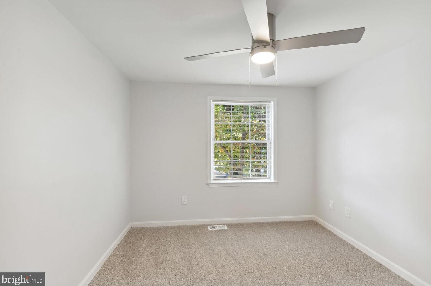 1726 Farmington Ct, Crofton MD 21114-2307 exterior