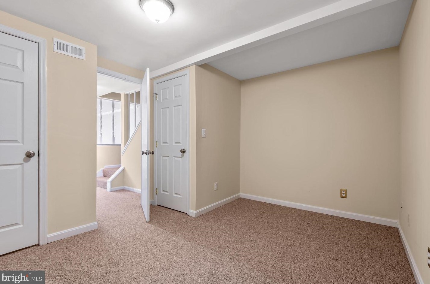 1170 Jeffrey Dr, Crofton MD 21114-1315 exterior