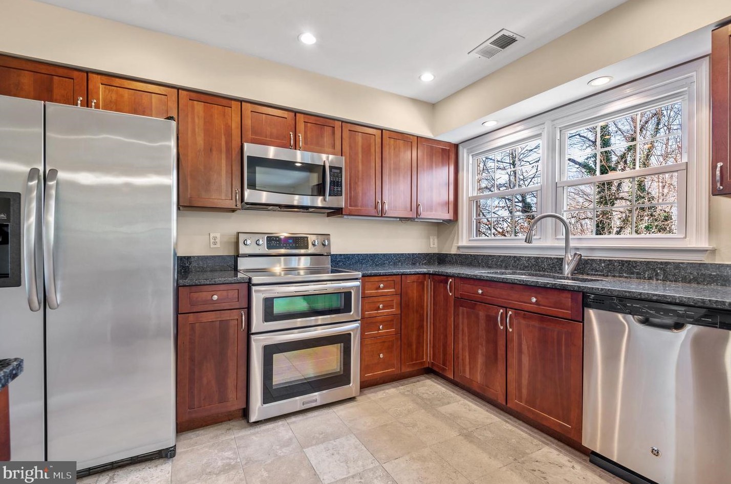 1170 Jeffrey Dr, Crofton MD 21114-1315 exterior